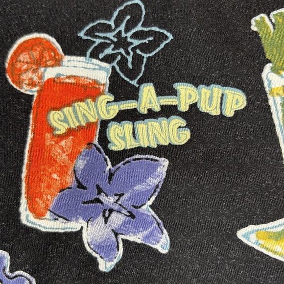 Big Dogs Men's Tropical Dog Drink Inspired Button-down Shirt, Size X-Large Fun!- - Picture 3 of 8